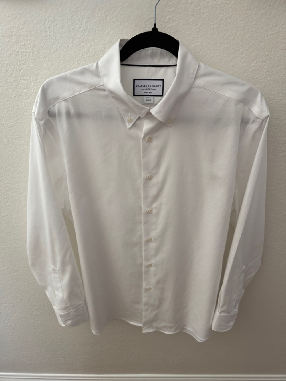 Charles Tyrwhitt Men's White Button-Down Dress Shirt